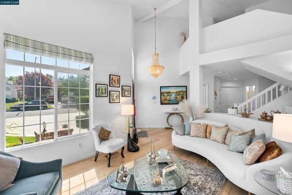 Interior, Living room, Pendant Lights, Recessed Lighting, Wood Texture Flooring