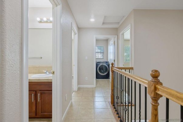 Bathroom, Interior, Recessed Lighting, Washer