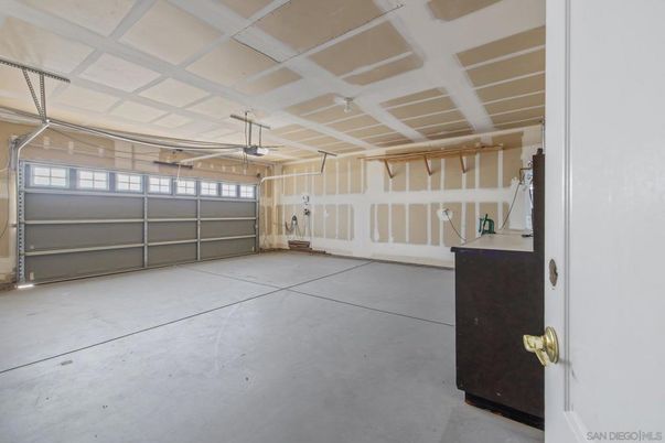 Garage, Interior