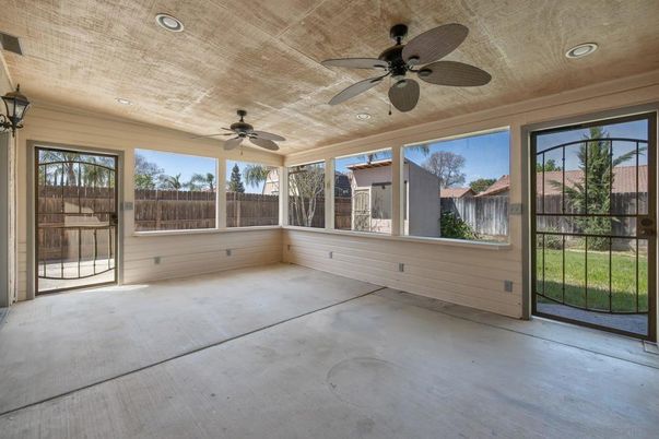 Empty room, Interior, Recessed Lighting, Sun Room