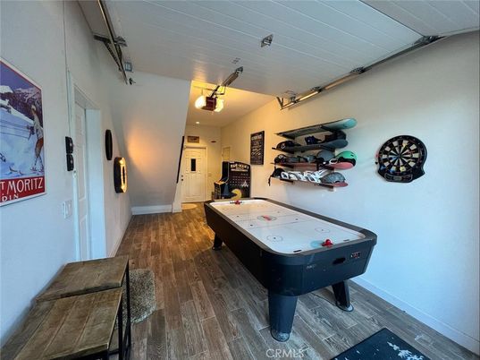 Game Room, Interior, Wood Texture Flooring