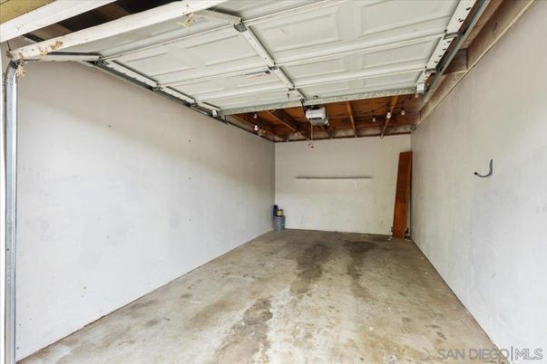Garage, Interior