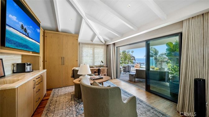 Interior, Living room, Recessed Lighting, Water, Wood Texture Flooring