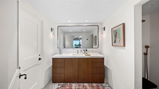 Bathroom, Interior, Recessed Lighting