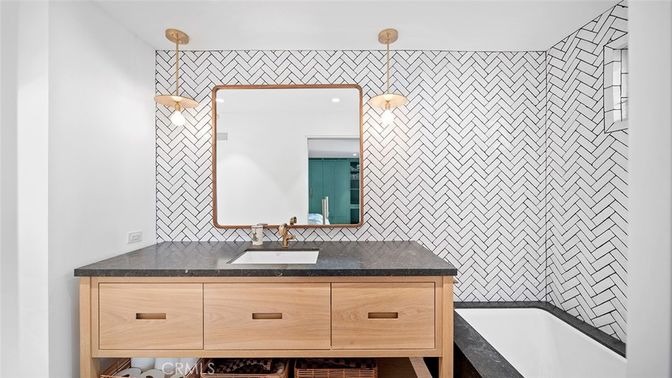 Bathroom, Interior, Pendant Lights