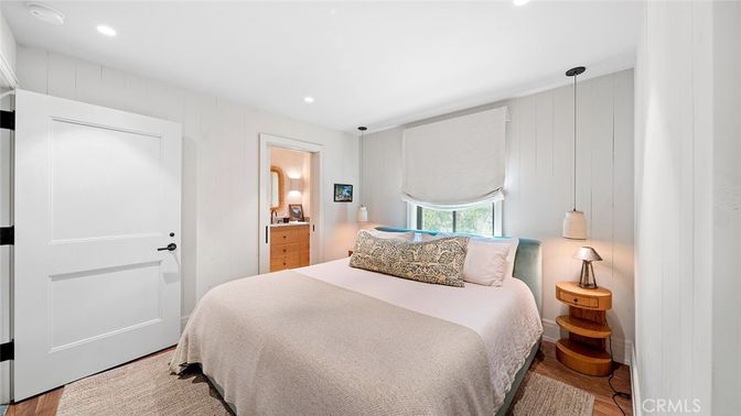 Bedroom, Interior, Pendant Lights, Recessed Lighting, Wood Texture Flooring