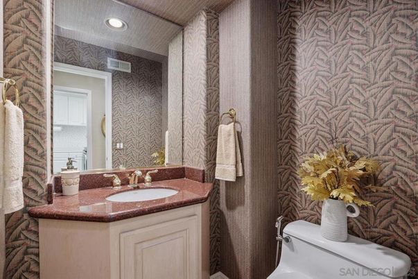Bathroom, Interior, Recessed Lighting