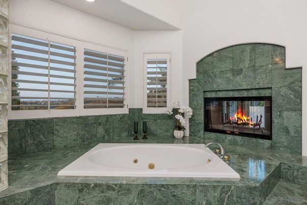 Bathroom, Fireplace, Interior, Recessed Lighting