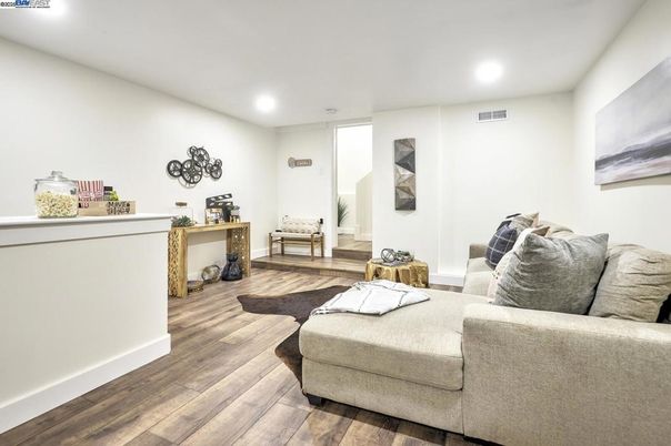 Interior, Living room, Recessed Lighting, Wood Texture Flooring