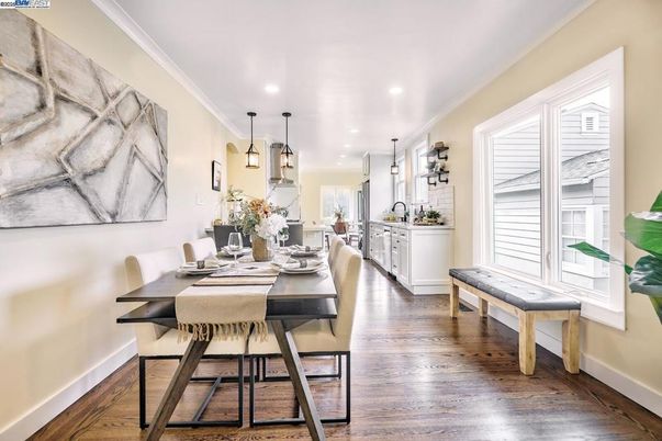Dining room, Interior, Kitchen, Pendant Lights, Recessed Lighting, Wood Texture Flooring