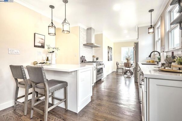 Dining room, Interior, Kitchen, Pendant Lights, Stainless Steel Appliances, Wood Texture Flooring