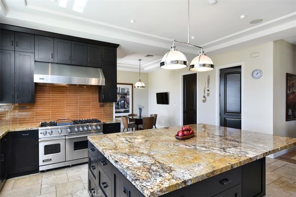 Dining room, Interior, Kitchen, Pendant Lights, Recessed Lighting, Stainless Steel Appliances