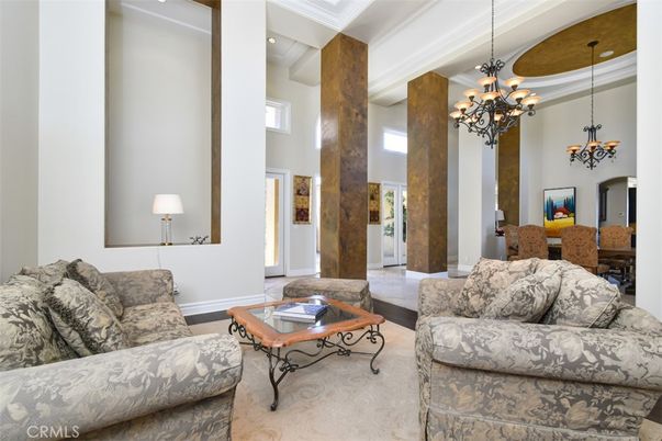 Chandelier, Dining room, Interior, Living room