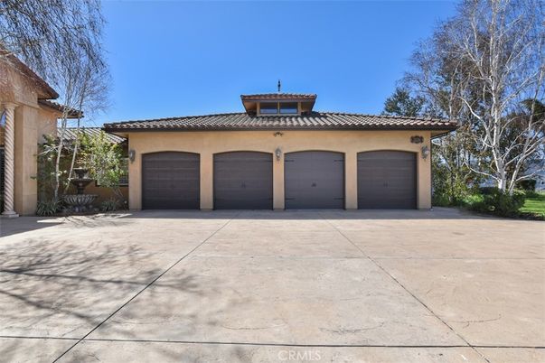 Detached Garage, Exterior