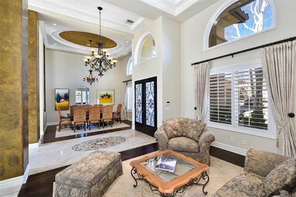 Chandelier, Dining room, Interior, Living room, Recessed Lighting, Wood Texture Flooring