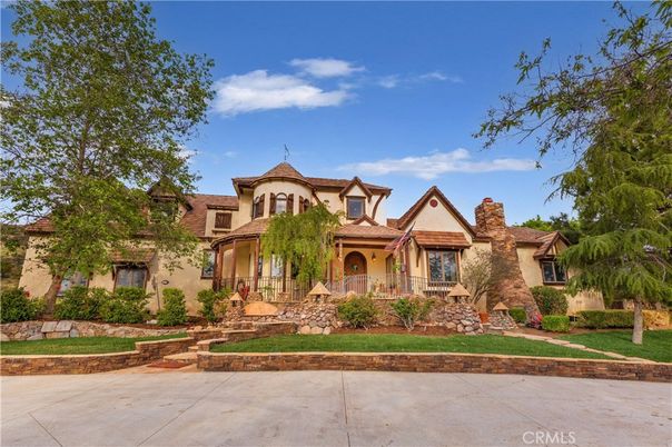 Backyard, Exterior, Facade, Queen Anne Victorian