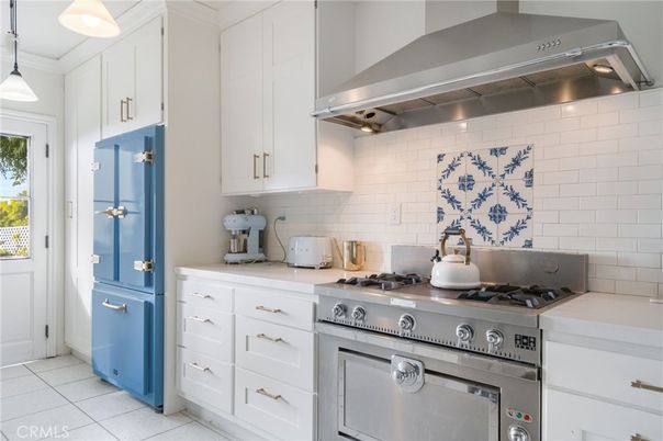 Interior, Kitchen, Pendant Lights, Stainless Steel Appliances