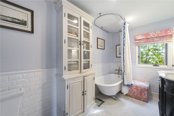 Bathroom, Free Standing Baths, Interior, Recessed Lighting