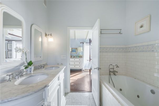 Bathroom, Dual Sink Vanities, Interior, Wood Texture Flooring