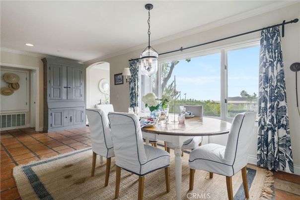 Dining room, Interior, Pendant Lights, Recessed Lighting