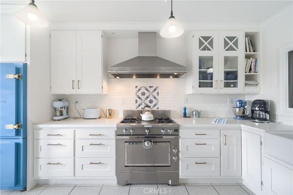 Interior, Kitchen, Pendant Lights, Stainless Steel Appliances