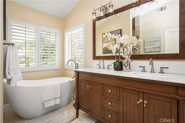 Bathroom, Dual Sink Vanities, Free Standing Baths, Interior