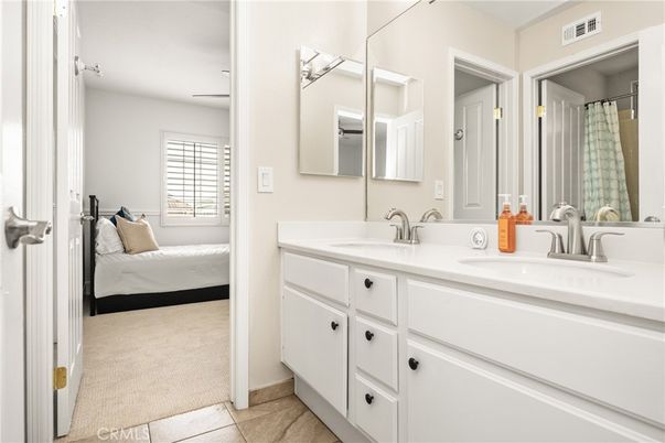 Bathroom, Bedroom, Dual Sink Vanities, Interior