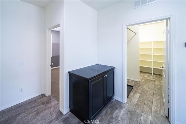 DE Listing image placeholder