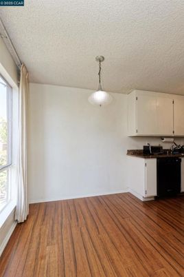 Interior, Kitchen, Pendant Lights, Wood Texture Flooring