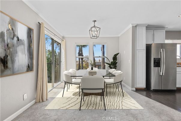 Dining room, Interior, Kitchen, Pendant Lights, Stainless Steel Appliances, Wood Texture Flooring