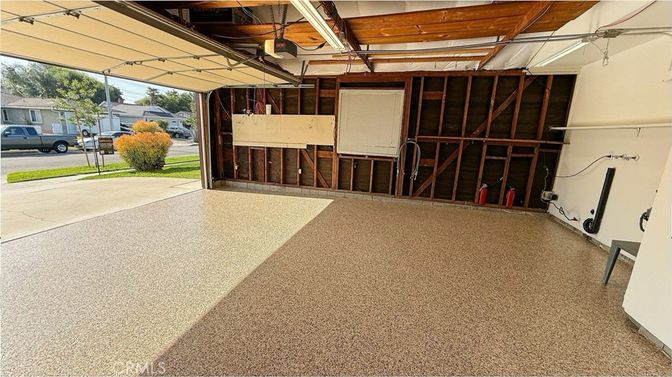 Garage, Interior