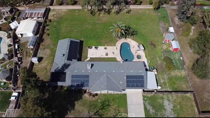 Exterior, Drone
