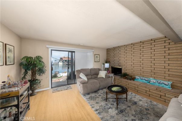 DE Listing image placeholder