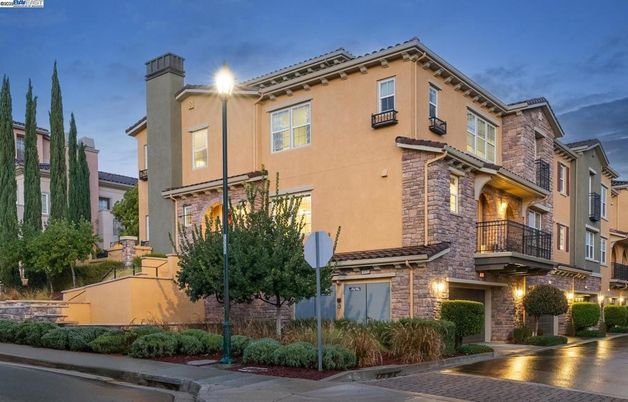 Exterior, Facade, Brick Facade, Mediterranean