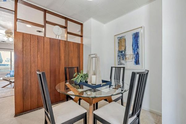 Dining room, Interior, Recessed Lighting