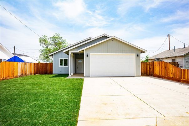 Attached, Backyard, Exterior, Facade, American Craftsman