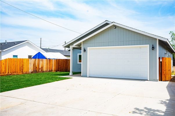 Detached Garage, Exterior