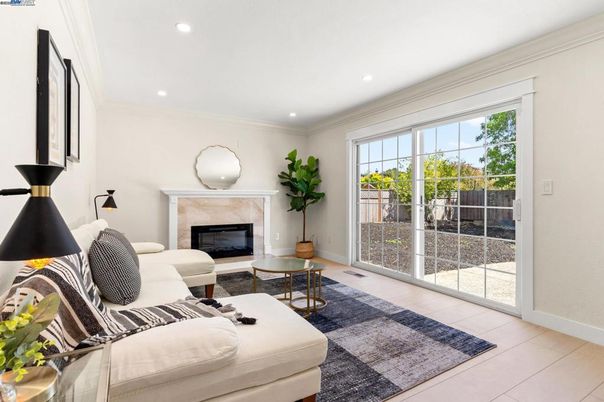 Fireplace, Interior, Living room, Recessed Lighting