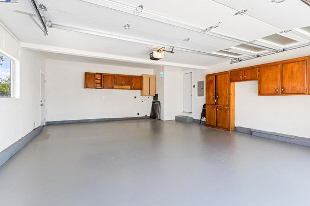 Garage, Interior