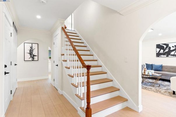 Interior, Recessed Lighting, Wood Texture Flooring