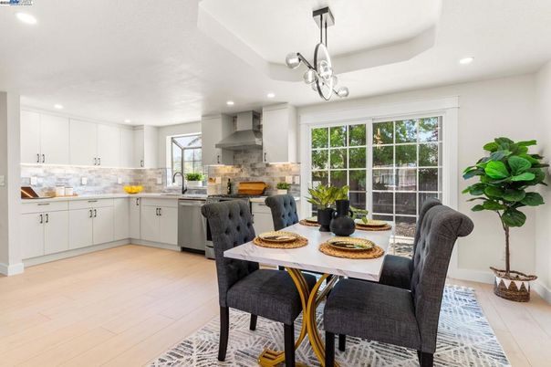 Dining room, Interior, Kitchen, Pendant Lights, Recessed Lighting, Wood Texture Flooring