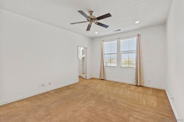 Empty room, Interior, Recessed Lighting