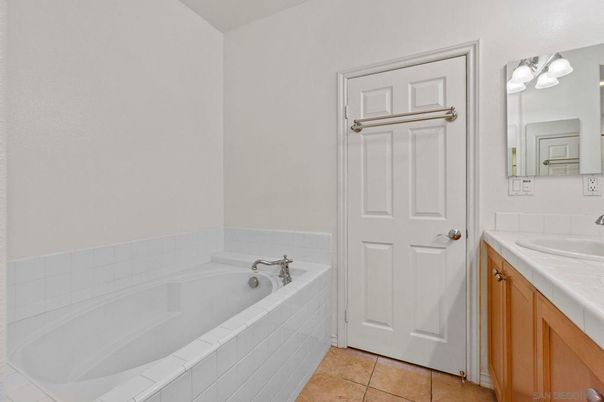 Bathroom, Interior, Tile Countertops
