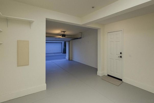 Garage, Interior