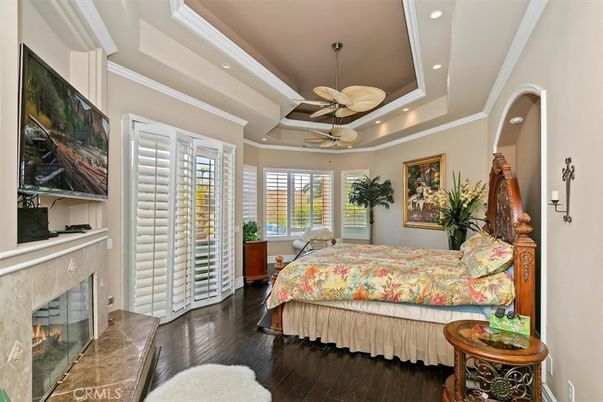 Bedroom, Fireplace, Interior, Recessed Lighting, Wood Texture Flooring