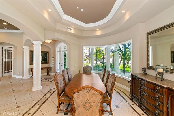 Dining room, Interior, Recessed Lighting