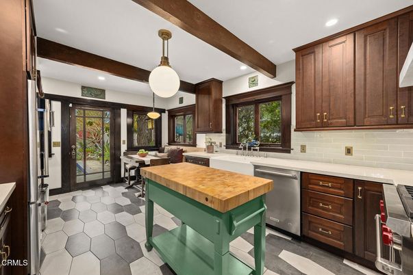 Interior, Kitchen, Living room, Pendant Lights, Recessed Lighting, Stainless Steel Appliances