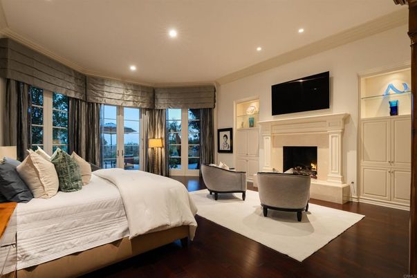 Bedroom, Fireplace, Interior, Recessed Lighting, Wood Texture Flooring