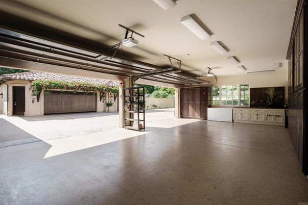 Garage, Interior