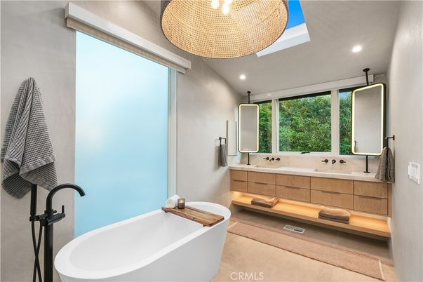 Bathroom, Dual Sink Vanities, Free Standing Baths, Interior, Recessed Lighting